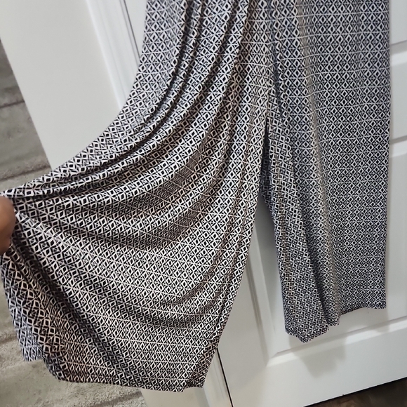 Rafaella Wide Leg Jumpsuit – Black/White Print - 2XL - Picture 4 of 10